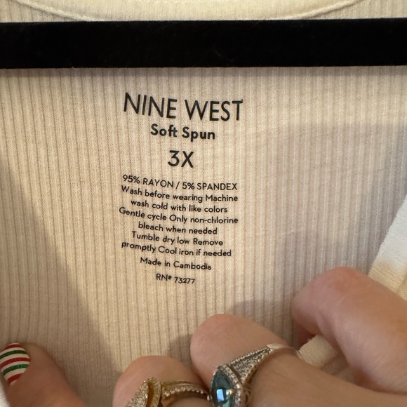 White Ribbed Shirt - Picture 2 of 2